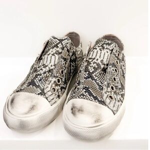 naughty monkey Snake-Print Slip-On Sneakers - Black, White, Gray